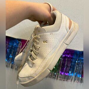 On Cloud Roger Centre Court 10